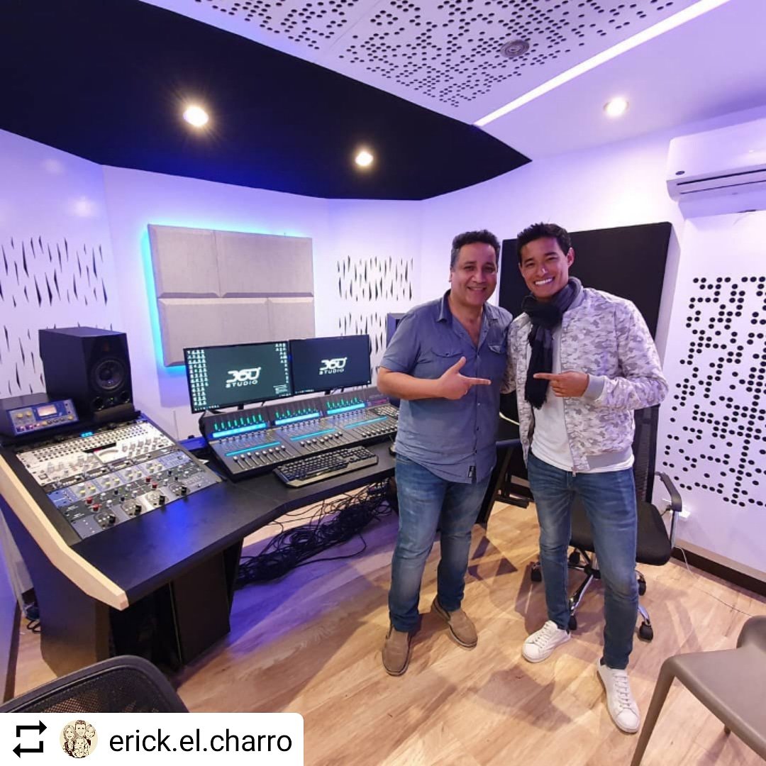iconoacustic's tweet photo. Visita especial en nuestro último proyecto entregado. Felicitamos a nuestros amigos de 360 Studio.
.
.
#iconoacustic #tonnysuccar #360studio #studiolife #studiodesign #acousticdesign #peru https://t.co/Ugrjzdw6rl