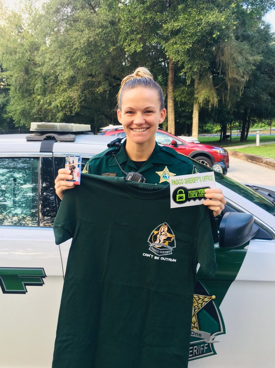 PascoSheriff's tweet photo. GIVEAWAY!!!

For every 100RTs this post gets tonight we will give 1 lucky follower a K9 shirt, #9PMRoutine sticker and K9 cards!

RT for a chance to win! 😁👍 #TweetAlong https://t.co/cBpnfmVUxJ