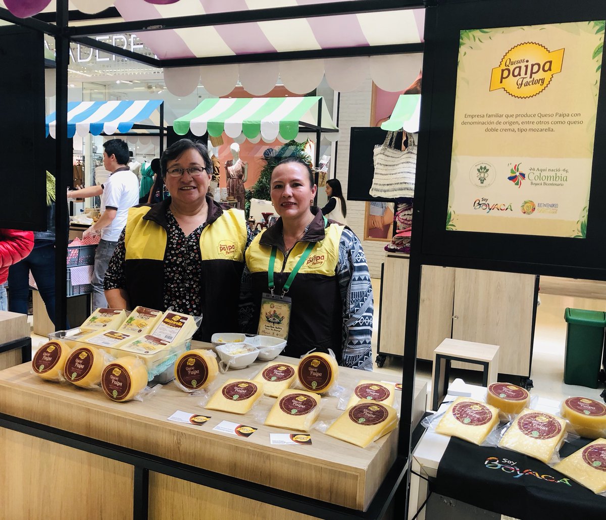 Soy_Boyaca's tweet photo. ¿Sabías que el #QuesoPaipa es un producto embajador con #DenominaciónDeOrigen?

¡Acércate, conócelo y disfrutalo en nuestra #FeriaSoyBoyacáFIC2019 en el C.C #VivaTunja del 3 al 7 de agosto!

#AquíNacióColombia 🇨🇴 

@MarcaPaipa 
@FIC_Cultura https://t.co/iW9jR1zPqM