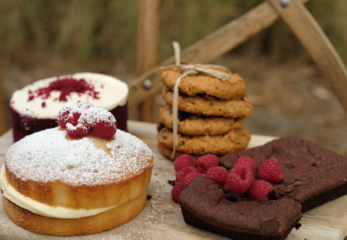 This is the part where I tell you I made none of this but looks like I did. Ultimate dessert hacks:  bit.ly/2LdqCNi 
<a href="/woolworths/">Woolworths</a>  #winterfood