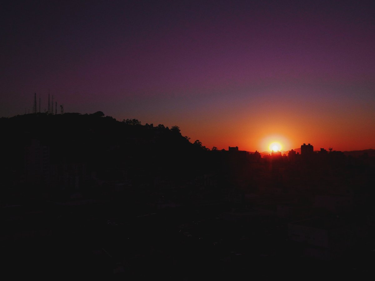 nebulajpg's tweet photo. 𝘸𝘦'𝘭𝘭 𝘵𝘢𝘬𝘦 𝘵𝘩𝘦 𝙝𝙞𝙜𝙝𝙬𝙖𝙮 𝙩𝙤 𝙝𝙚𝙖𝙫𝙚𝙣 𝘢𝘯𝘥 𝘪 𝘤𝘢𝘯𝘵 𝘸𝘢𝘪𝘵 𝘵𝘰 𝘭𝘰𝘷𝘦 𝘺𝘰𝘶 𝘢𝘭𝘭 𝘯𝘪𝘨𝘩𝘵 𝘭𝘰𝘯𝘨 https://t.co/oqTJlz05RU