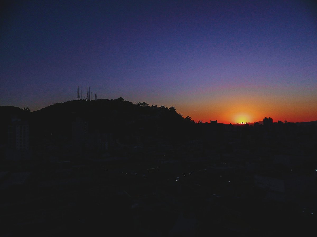 nebulajpg's tweet photo. 𝘸𝘦'𝘭𝘭 𝘵𝘢𝘬𝘦 𝘵𝘩𝘦 𝙝𝙞𝙜𝙝𝙬𝙖𝙮 𝙩𝙤 𝙝𝙚𝙖𝙫𝙚𝙣 𝘢𝘯𝘥 𝘪 𝘤𝘢𝘯𝘵 𝘸𝘢𝘪𝘵 𝘵𝘰 𝘭𝘰𝘷𝘦 𝘺𝘰𝘶 𝘢𝘭𝘭 𝘯𝘪𝘨𝘩𝘵 𝘭𝘰𝘯𝘨 https://t.co/oqTJlz05RU