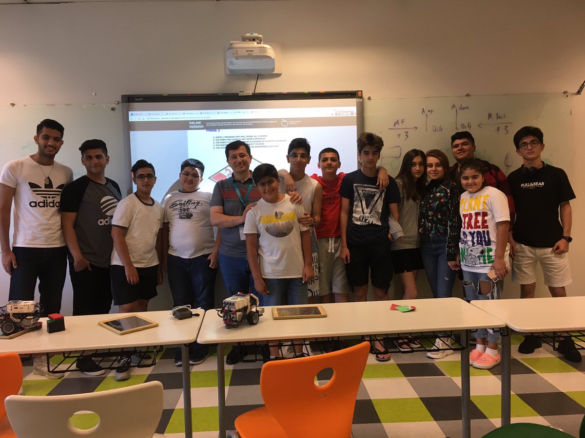 HyavuzScientist's tweet image. It was great summer , I taught more than 80 students about ev3 mindstorms programming #summerrobotics , #EV3mindstorms training, #stem, #stemeducation ,#programming #fllrobotics, #firstlegoleague , #legoeducation