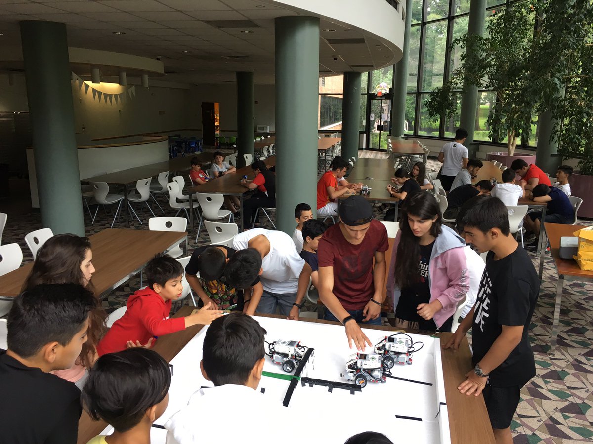 HyavuzScientist's tweet image. It was great summer , I taught more than 80 students about ev3 mindstorms programming #summerrobotics , #EV3mindstorms training, #stem, #stemeducation ,#programming #fllrobotics, #firstlegoleague , #legoeducation