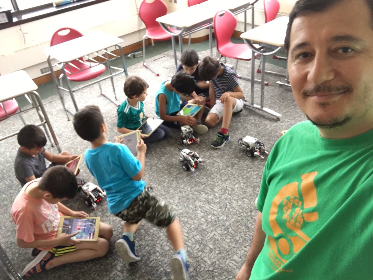 HyavuzScientist's tweet image. It was great summer , I taught more than 80 students about ev3 mindstorms programming #summerrobotics , #EV3mindstorms training, #stem, #stemeducation ,#programming #fllrobotics, #firstlegoleague , #legoeducation