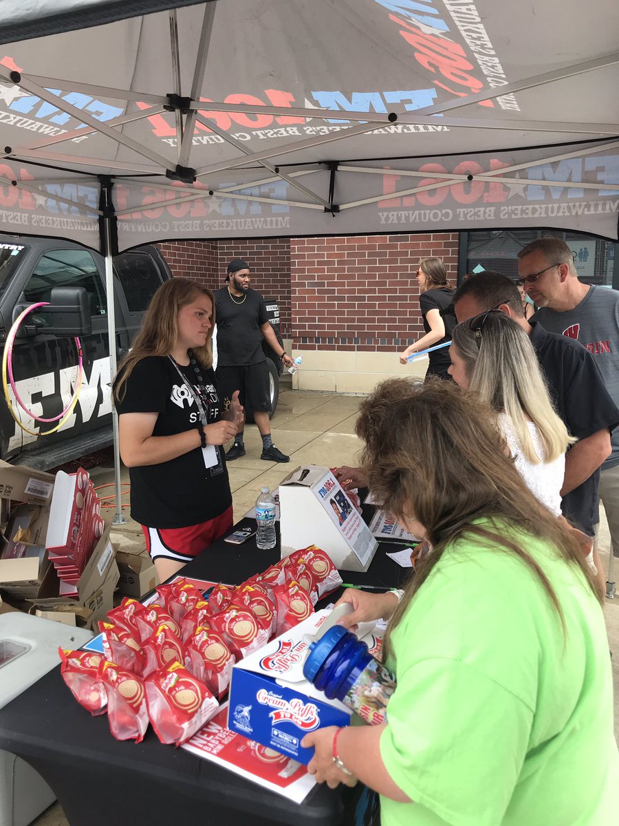 FM1061's tweet photo. We can’t wait for @bretteldredge tonight at the @wistatefair 🐄 It has been one cheesy day 🧀 #WIStateFair #WonderFair https://t.co/Pq4OBnRtj9