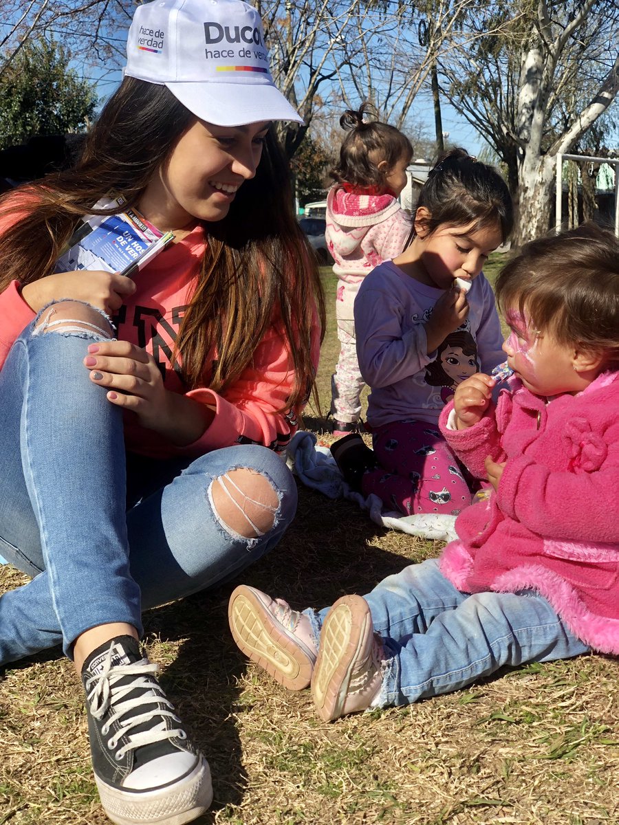 agus_iacca's tweet photo. Hoy festejamos el día del niño a pura diversión junto a los más peques de San Alejo 🍭🍬 

También acercamos la propuesta de #JuntosPorElCambio a los vecinos 💪🏽 

@NicoDucote 
@CinZakhem https://t.co/CRUxP1CxKJ