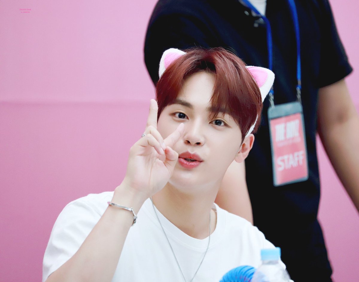 haknyeonarchive's tweet photo. 190728 🌸 https://t.co/aOAhg3EtSK