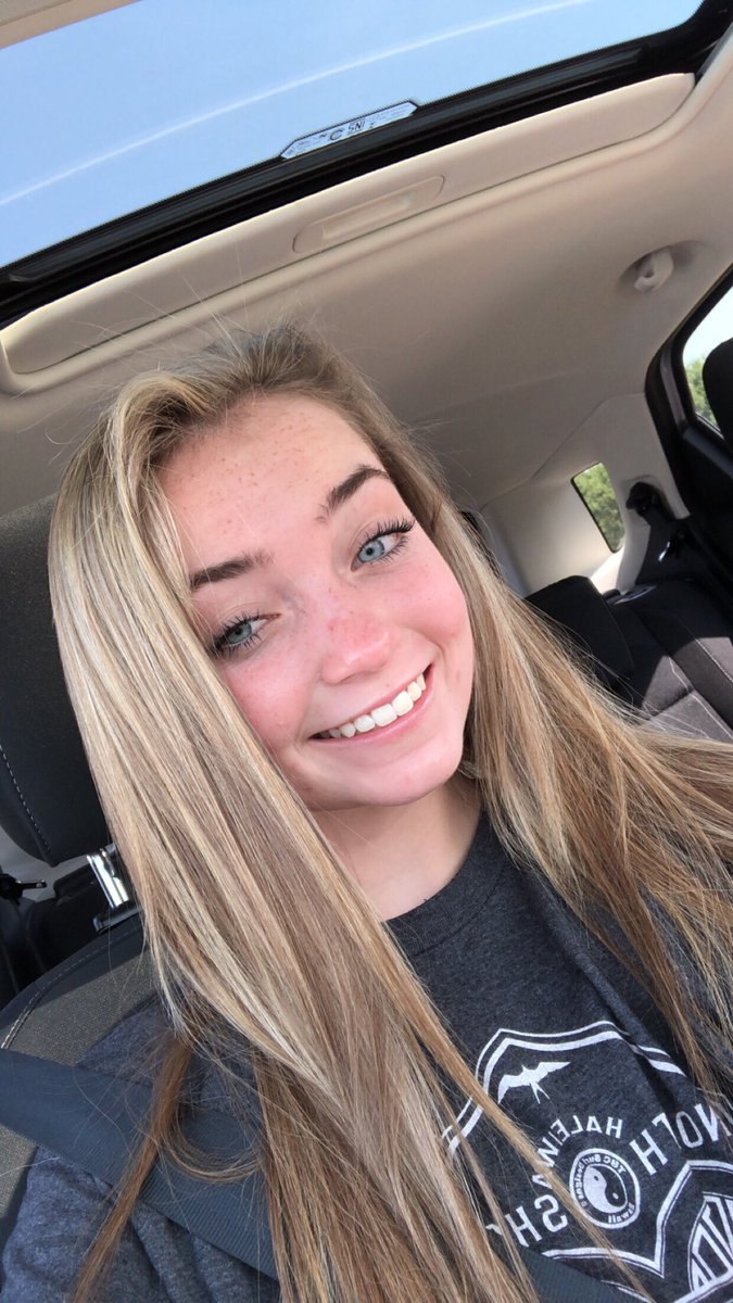 Had to switch things up a little bit for senior szn🤪🤩