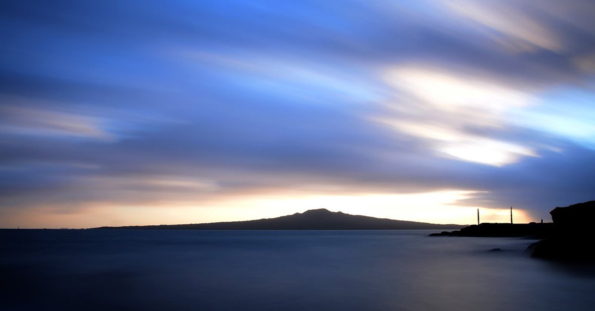 Aotea9's tweet photo. Rangitoto sunrise. Long exposure shot. Paint the sky... Photo taken at #Maungauika (North Head), #Devonport, #Auckland, NZ
.
.
.
#Rangitoto #DevonportVillage 
#AucklandNZ #ourAKL #VisitAuckland
#WeatherWatchNZ #Nikon #leefilters #10stopfilter 
#longexposure #paintthesky https://t.co/ihaDQFyQgf