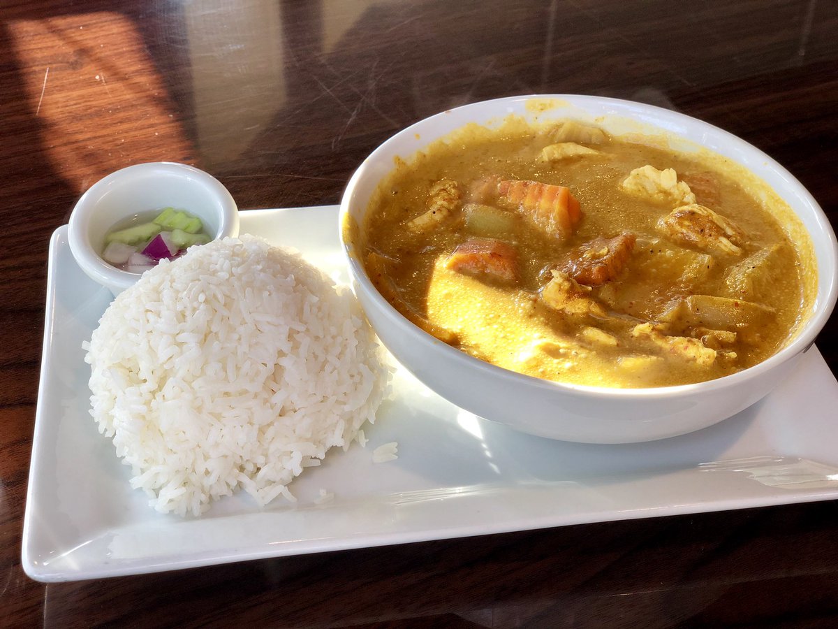 InnerGoddess28's tweet photo. Spur-of-the-moment date night! My need for curry has been sated...for the moment. #Taifood #datenight #SaturdayNight https://t.co/whP7GJGyhh