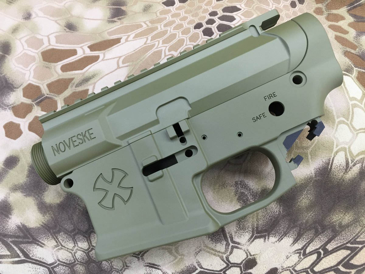 SuzutomoCoLtd's tweet photo. Noveske N4 PTW

#cerakote #セラコート #鈴友
#ガンテーラリング #Suzutomo #GunTailoring #airsoft #ptw https://t.co/nYwTiyFxr5