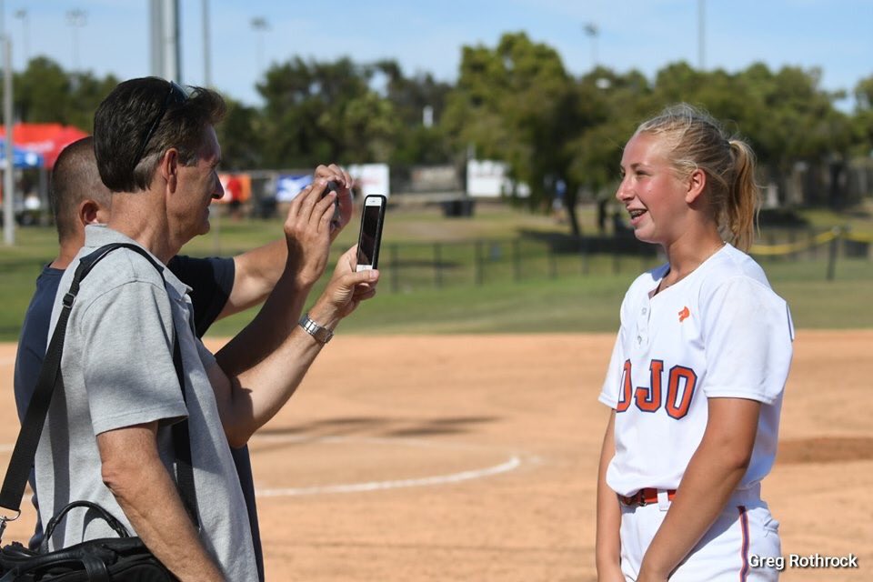 taylor_hess5's tweet photo. NATIONAL CHAMPIONSHIP GAME TOMORROW @4pm PACIFIC TIME https://t.co/EiYtUoLM0B