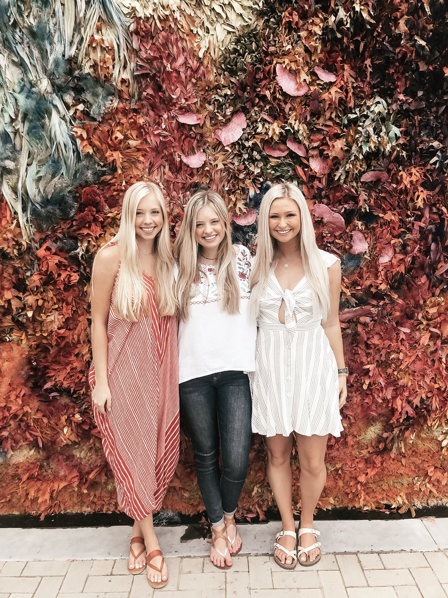 ericabonham's tweet photo. Love my blonde squad https://t.co/oWZeFOv8Ev