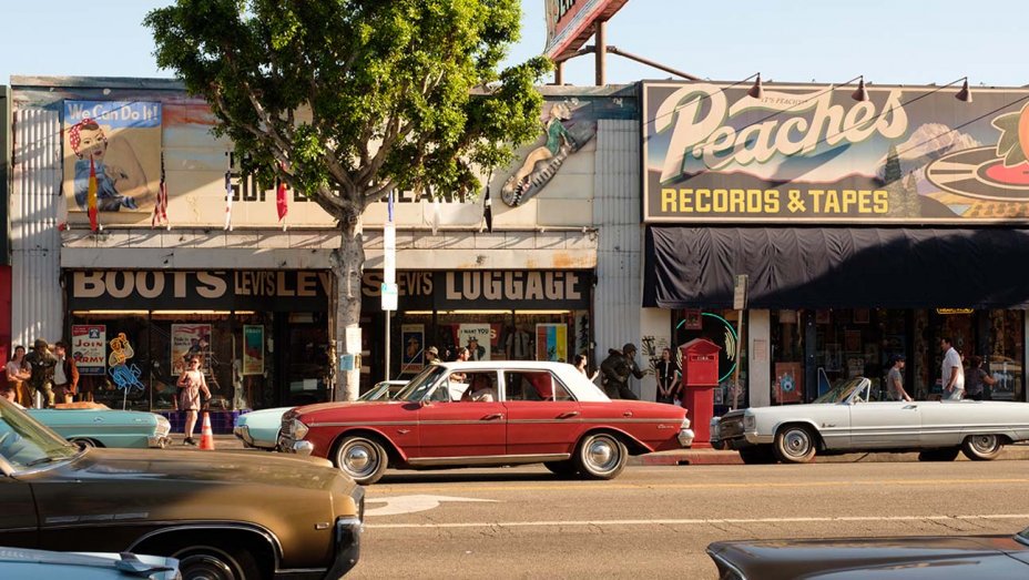 'Once Upon a Time in Hollywood' recreates Hollywood Boulevard circa 1969 thr.cm/GOZt5K