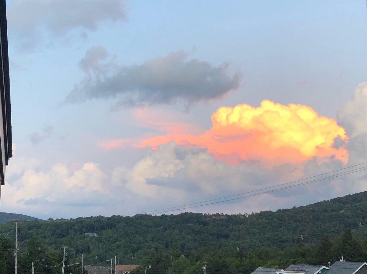 iBegUcallAtune's tweet photo. It’s #coolerinthemountains #vermontasfuck #lifeat4241 #vermontweek #ilovermont https://t.co/9rS9UTkfiJ