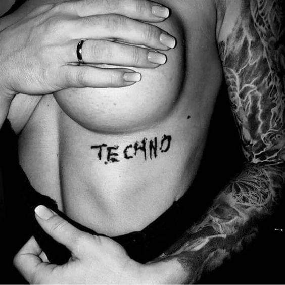 SLABO_music's tweet photo. #sound #slabo #deephouse #dancemusic #dance #dj #funky #oldschool #vinyl #vinyllover #minimaltechnomusic #electronica #electro #record #electrohouse #vinyl #vinyllover #techhouse
🎵

 #techno #turntable #techno
👽

 #tech #tomorrowland https://t.co/Z3pVtbqs5J