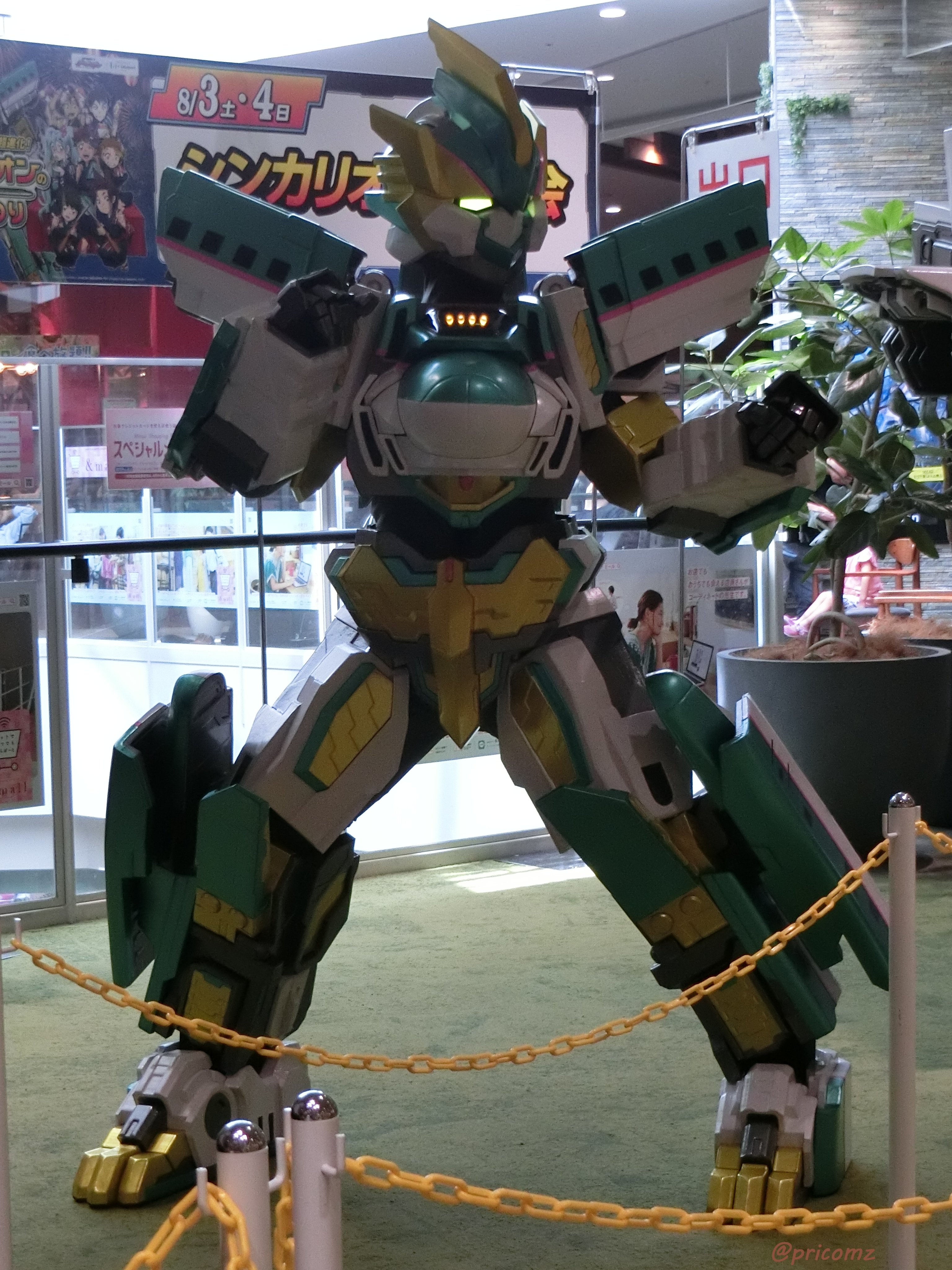 ロボット系着ぐるみ写真 動画 Twitter