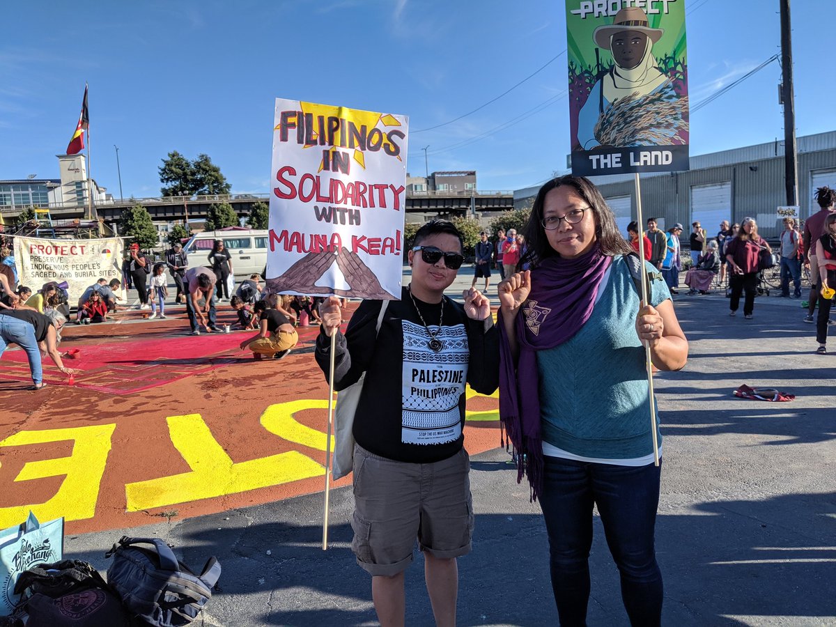 APTPaction's tweet photo. Shellmound to #MaunaKea prayer ceremony has just started in Berkeley at 1990 4th St
@gabriela_usa
#BerkeleyShellmound
https://t.co/DbQGCiaPSI https://t.co/KrMosCRb7i