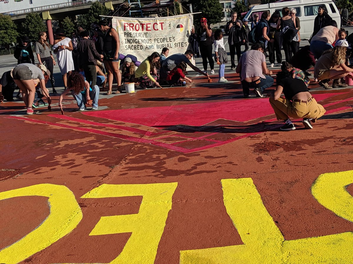 APTPaction's tweet photo. Shellmound to #MaunaKea prayer ceremony has just started in Berkeley at 1990 4th St
@gabriela_usa
#BerkeleyShellmound
https://t.co/DbQGCiaPSI https://t.co/KrMosCRb7i
