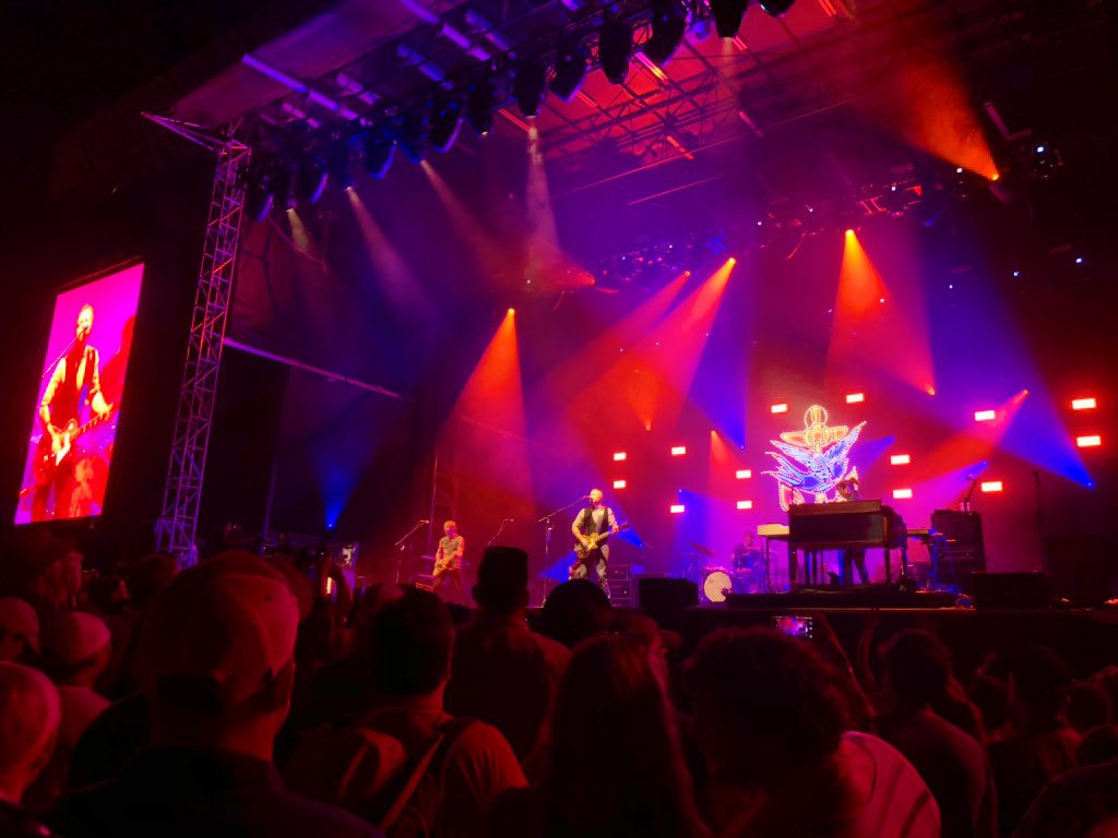 CozLindsay's tweet image. From southern Iowa with love, @JasonIsbell and the 400 Unit. #hinterland #iowa #partyin