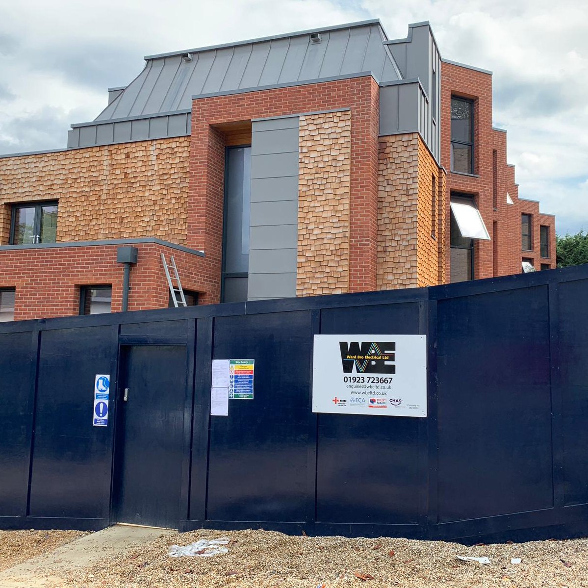 WardBroElec's tweet photo. Contract secured for 6 x new build 5 bedroom houses in Highgate💡 Call WBE on 01923 723667💡 #wereswitchedon #nopower #24hourcallout #electrician #niceic #tradesman #eca #chas #sparky https://t.co/Qu32tjlWF4