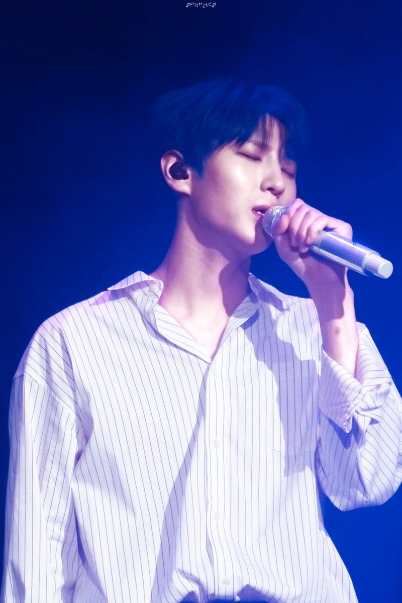 dearestVIXX's tweet photo. 190727 말레이시아 K-Performance Show 2019
(저녁)
(⑅ ╸▵╺)➳=͟͟͞ ♡ @JUNGTW_LEO
#빅스 #VIXX #레오 #LEO #정택운 #로맨티시즘 #Romanticism #MUSE #마리앙투아네트 #택르젠 #LEOinMY #KPerformanceShow2019 https://t.co/AyNxMJCpiF