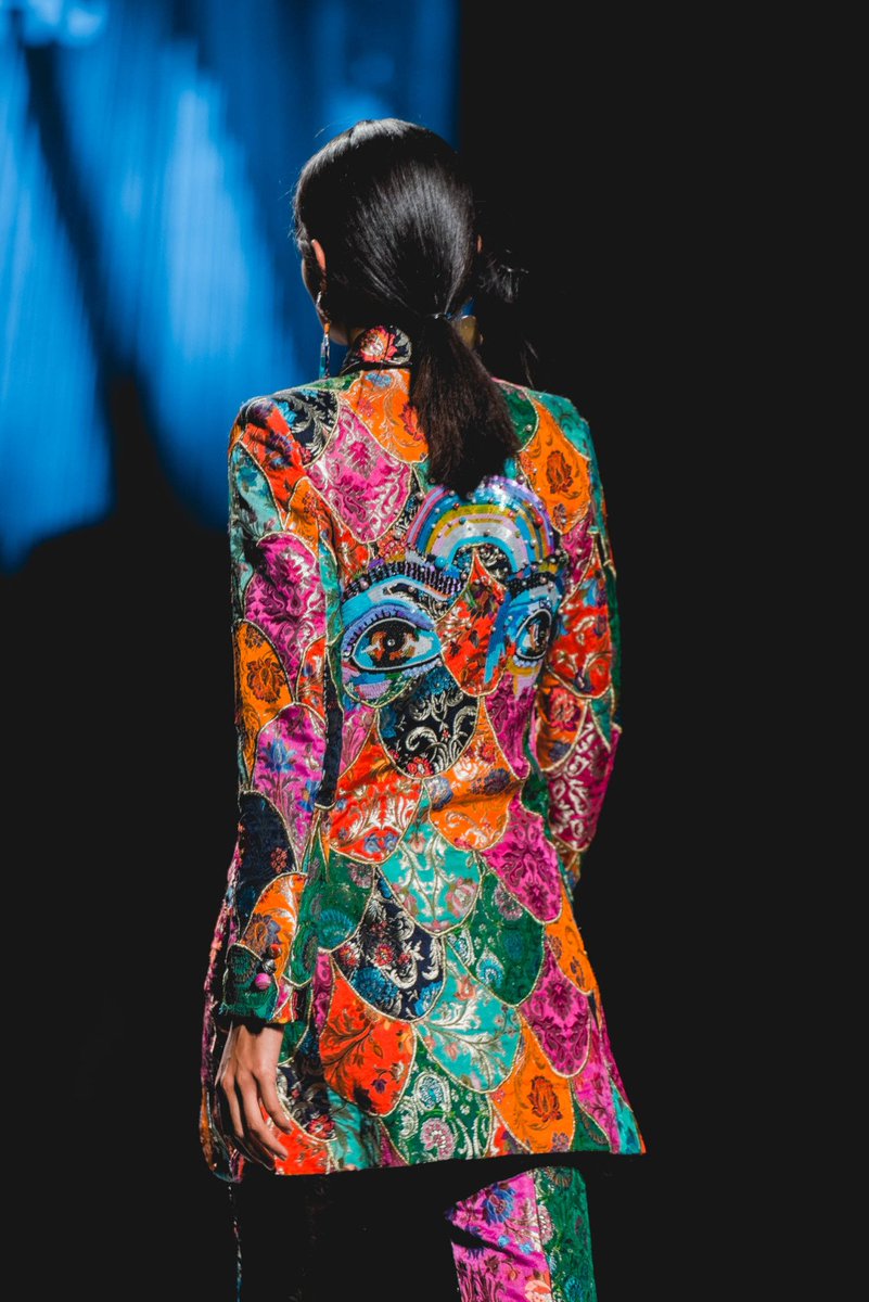 Naina's tweet photo. #ThrowBack Australian Fashion Designers #LMIFWSS19 #FashionWeek #MadeInIndia https://t.co/5e7jtsRsWY https://t.co/AZ0crG4OxL