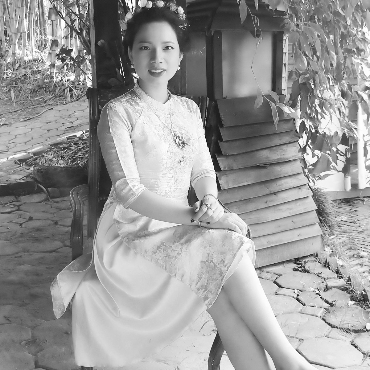 DARAS210's tweet photo. Một trong những điều thần kì nhất của con người là có thể khoác lên mình vẻ bình yên đến mức kì lạ dù cho bên trong mọi thứ đang vỡ vụn ra https://t.co/35rymlGvRJ