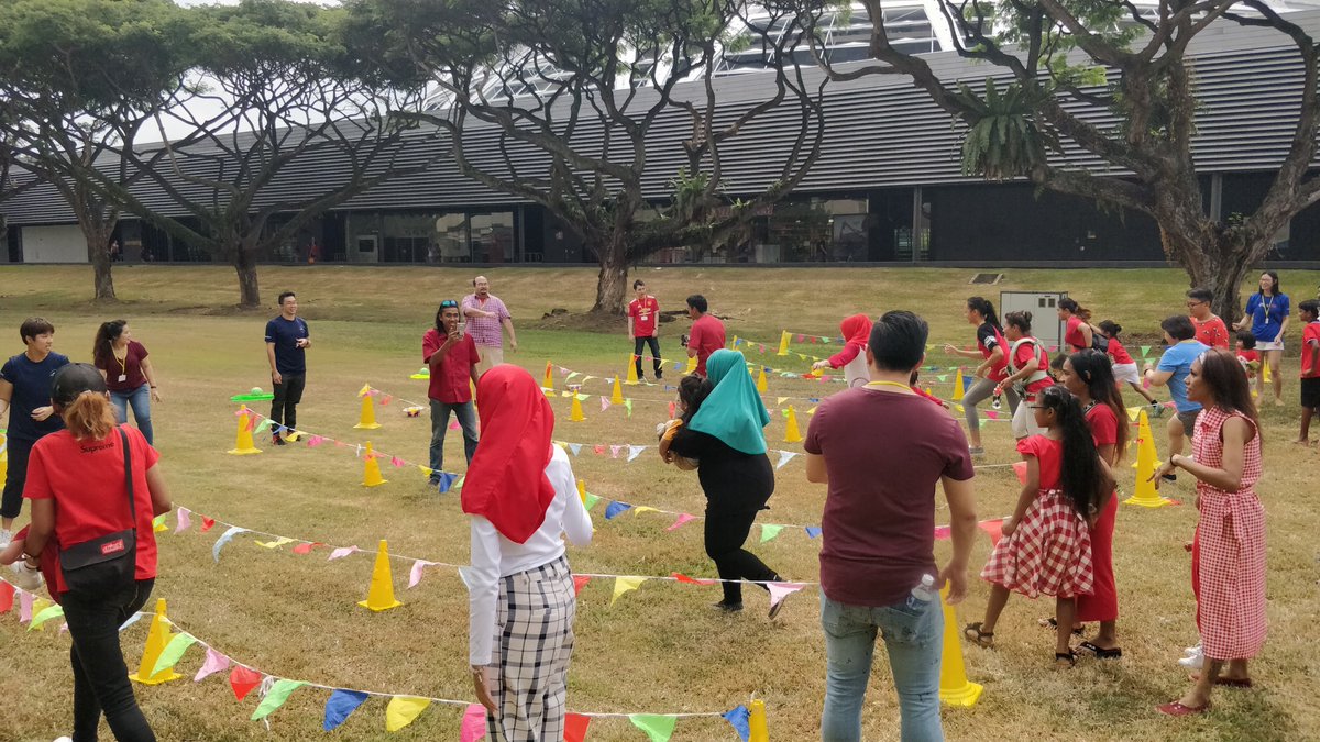 lifecommunitysg's tweet photo. Kidstart Family Fun Day is now live! Families are challenging one another in our telematches. So much fun! #getactivesg #oursportingmemories #livebettersg https://t.co/GAj03sSbHH