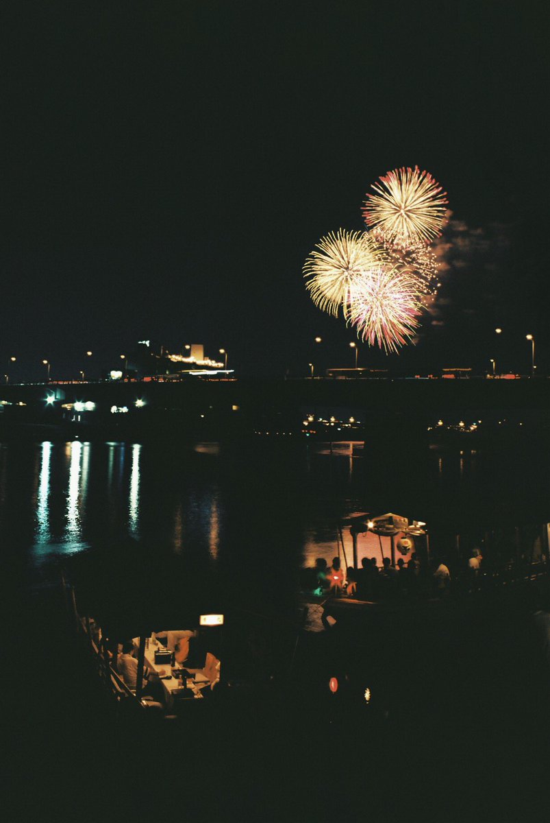 くじら フィルムカメラで花火大会 最高だ 長良川全国花火大会 T Co Esox43ayi8 Twitter