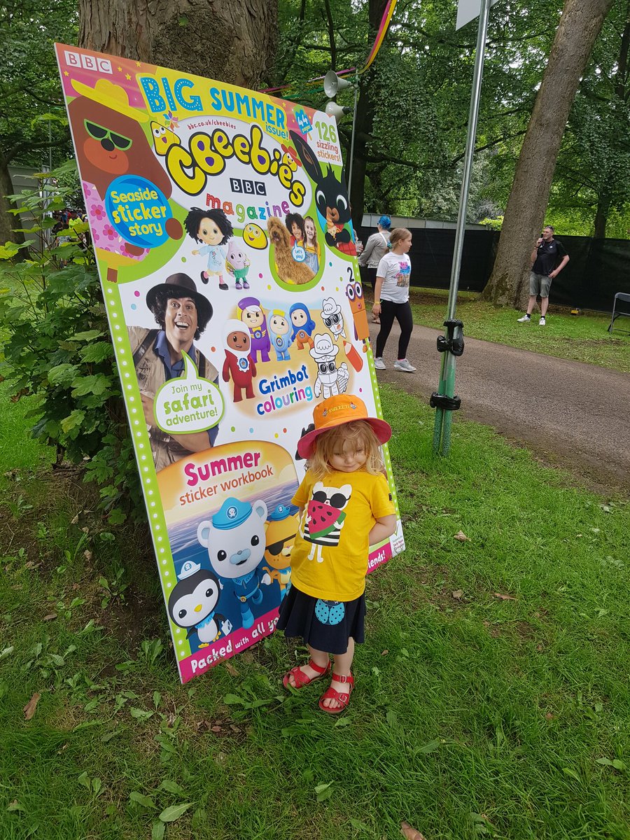 JadeWright's tweet photo. Fab day at the #BBCSummerSocial - Bea loved The Clangers @CBeebiesHQ #cbeebiesmagazine and @rentadinosaur https://t.co/ZxMJQEQgYL