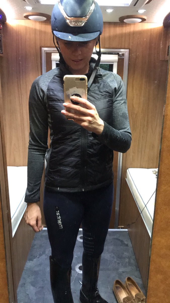 LaurFisher's tweet image. Top to bottom in @houseofmontar from @equissimo 😍 the obsession is real 🙊 absolutely love my lightweight jacket and breeches (and T-shirt) Fashionable, affordable and top quality 👌🏻 what more do you want 🤷🏼‍♀️ #EquestrianFashion #HorseChatHour #TheDressageHour