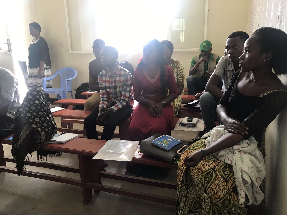 Kokojoelle's tweet photo. Les #DSSR_AJ regorgent d’informations dont ont droit tous les jeunes des milieux ruraux touchés par les conflits à répétition. #miniva #Kalole #Mulungu
@YouthcareNk #MDA https://t.co/gPVxhcu5xe
