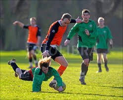 It's #Sunday #league day!  Do you know what to do if you suffer a  #dental #sporting #injury? If you need us in emergency, please contact 📞 us and we'll give you immediate advice 👍

colgate.com/en-us/oral-hea…