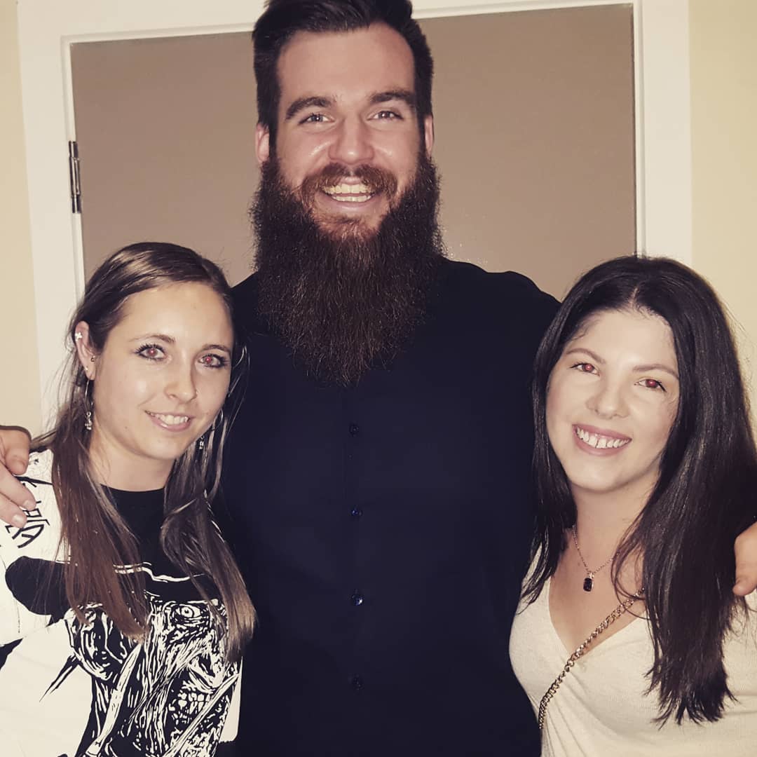 DisChickSik's tweet photo. Last night at Granada Tavern, enjoyed a great show from comedian the Issac Butterfield! What a gorgeous man, and a gorgeous beard #madicstinks #buttsmarn https://t.co/nfzOVM3l6R