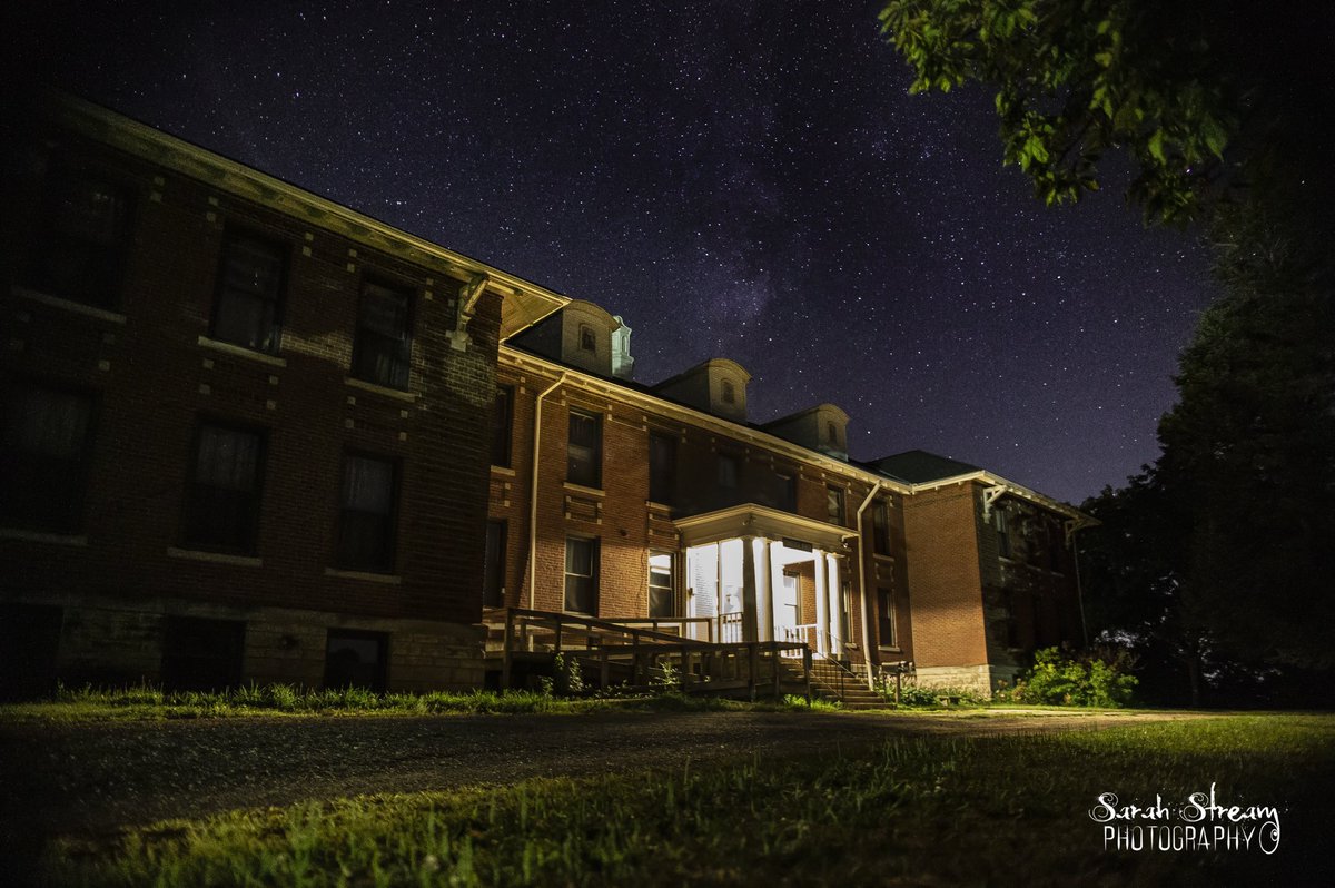 paranormania_1's tweet photo. Sarah had a lot of fun at this haunted location in NE Iowa this week! Can you name it? Have you had experiences there?
#paranormania #paranormal #paranormalinvestigator #hauntedlocation #hauntedlocations #haunted #ghosthunters #creepyadventures #paranormaladventures #para_nuts https://t.co/deNesG9wpd