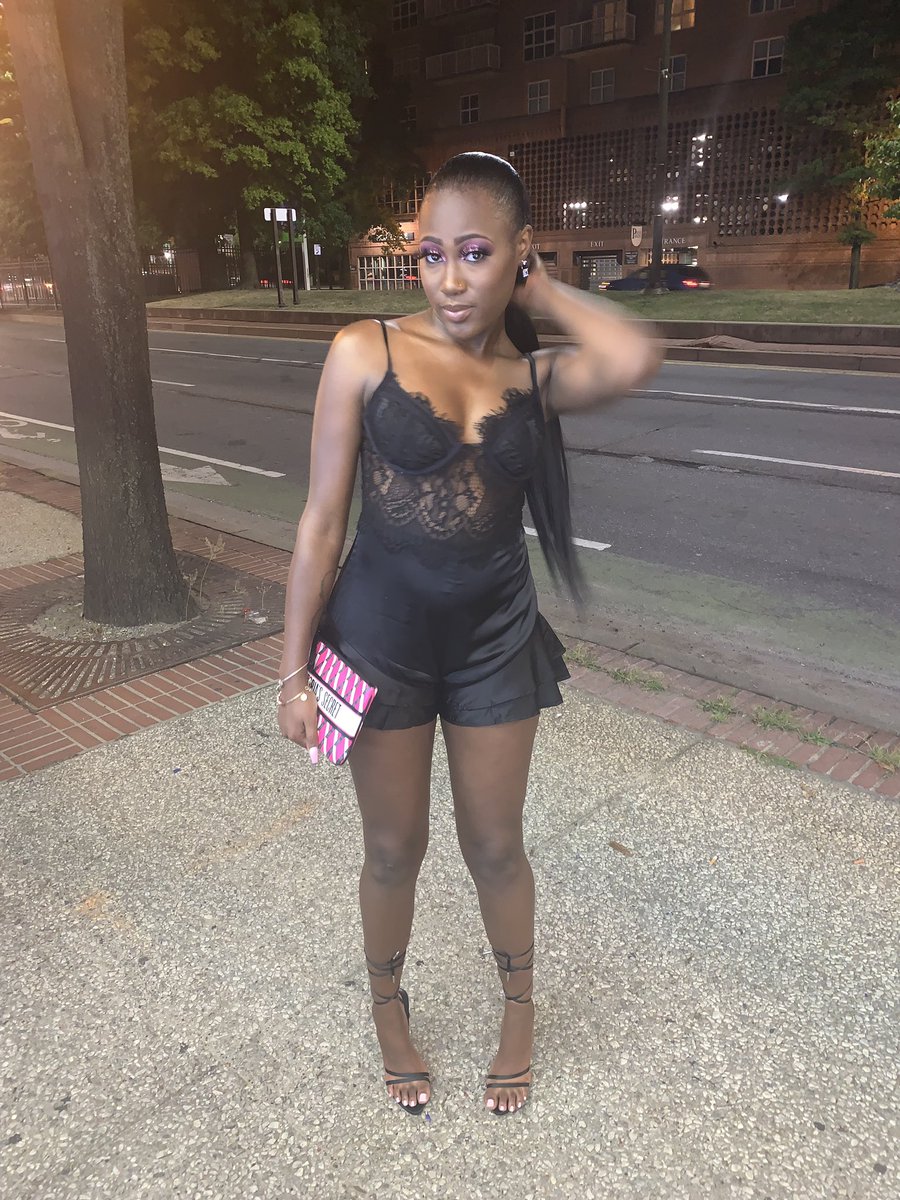 tharealbernice's tweet photo. i get my revenge when i post all my pictures, pretty like art bitch i look like a fixture 🤩 #bdayweeknd #leoshit https://t.co/RojNUYHcjY