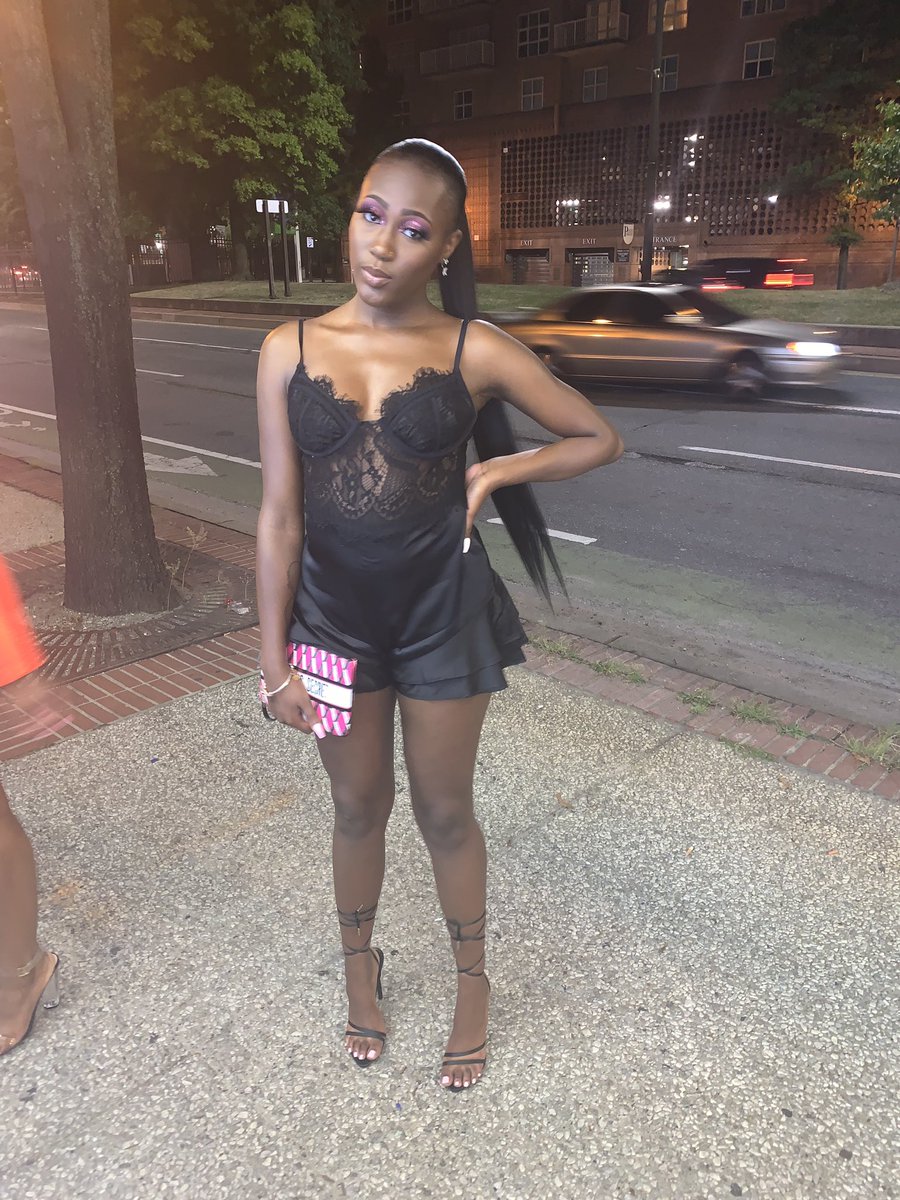 tharealbernice's tweet photo. i get my revenge when i post all my pictures, pretty like art bitch i look like a fixture 🤩 #bdayweeknd #leoshit https://t.co/RojNUYHcjY