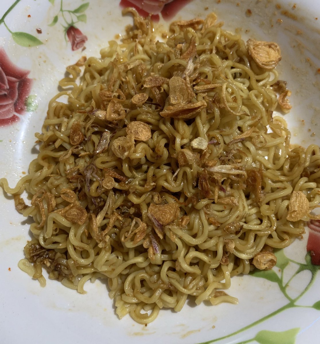 Kelemahan gue adalah tiap liat gambar indomie, langsung ngiler dan buru2 pengen buat.. gakuat bett:))) kalo lo?
