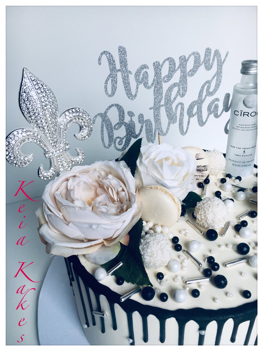 KeiaKakes's tweet photo. Happy Birthday!!!!!!!!!!! #keiakakes #baker #homebaker #birthdaycake #dallas #dallasbaker #dripcake #blackdripcake #fleurdelis #cakedecorating #caketopper #silveraccents #blackaccents #fauxflowers #frenchmacaroons #macaroons #ciroc #cîrocvodka #ciroccoconut #cake https://t.co/C5H8ilup0o