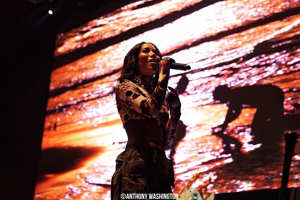 tonyxwashington's tweet photo. A few photos I captured of @JheneAiko’s performance while covering @CDEPresents Summer Spirit Festival tonight. #SSFMPP #musicfestival https://t.co/q9hSiaHSR0