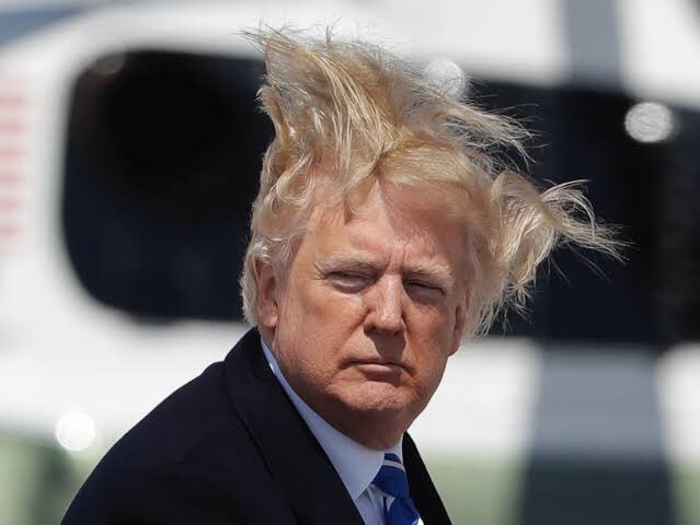 トランプ大統領 の髪が時計の針になるとこんなシュールなことになる 7時15分がこんなにも楽しみになる 10時10分が見たい Togetter