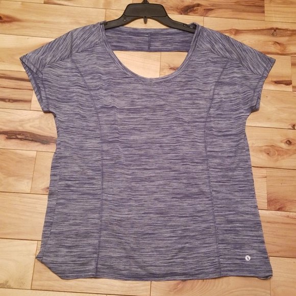 CinthyaReppond's tweet photo. So good I had to share! Check out all the items I'm loving on @Poshmarkapp from @_leighvmealone @Marytatro7 #poshmark #fashion #style #shopmycloset #xersion #cato: https://t.co/ORnHlLJJob https://t.co/5U0e8csyw9