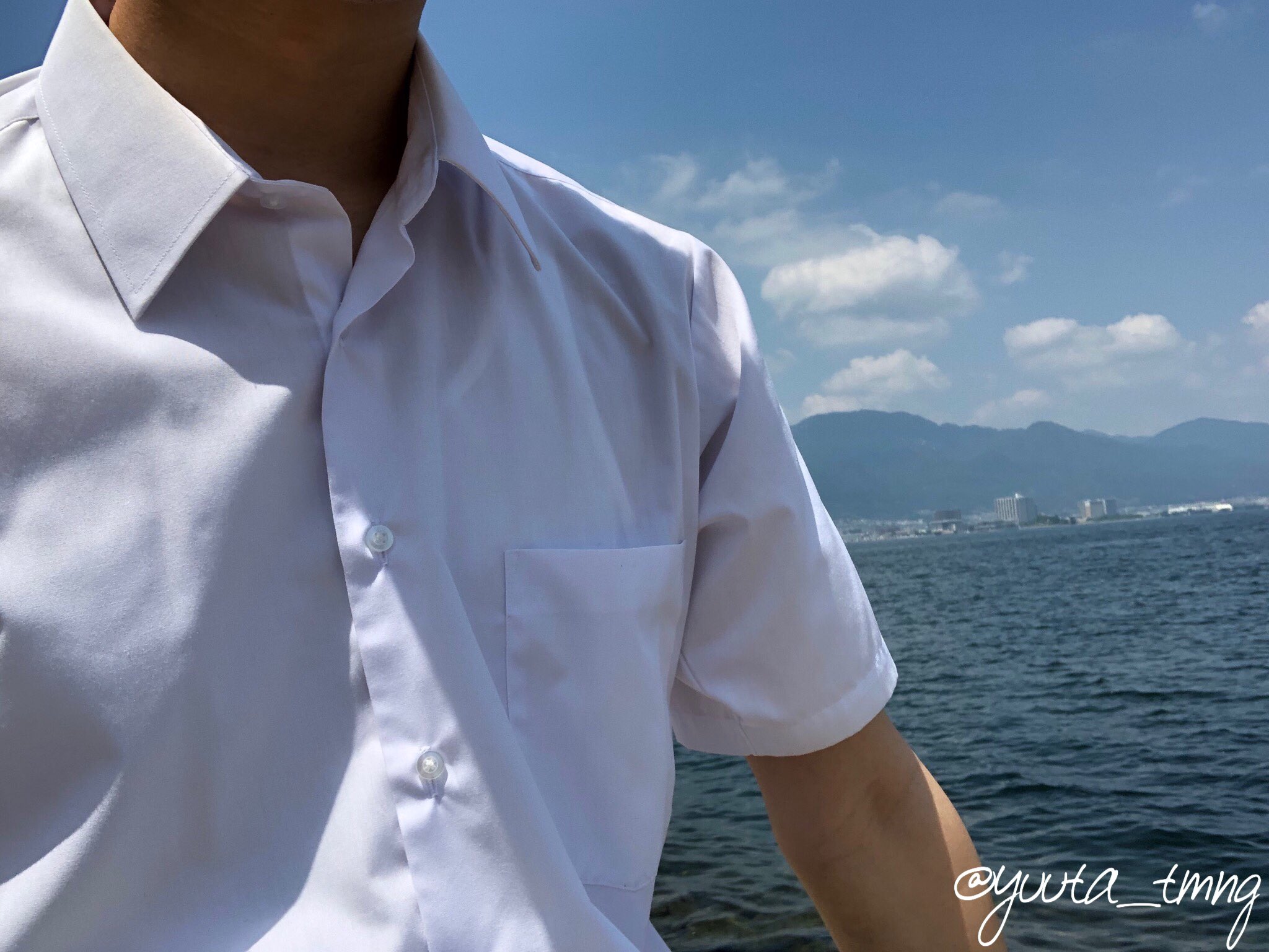 朝永裕太 A Twitter 夏だから琵琶湖に来ました どうでもいいんですけど シャツから中に着てるランニングシャツが透けてるフェチです 朝永裕太 A Twitter 夏だから琵琶湖に来ました どうでもいいんですけど シャツから中に着てるランニングシャツが透けてるフェチです