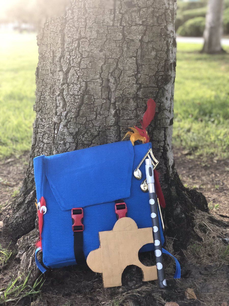 itybittybritty's tweet photo. Finally found Banjo-Kazooie & took pictures of them next to my cosplay backpack I used for Tooty #Nintendo #Nintendo64 #Tooty #BanjoKazooie #BanjoKazooieCosplay #BanjoAndKazooie #Rare #RareWare #Innex #LaComicCon2018 #LACC #Cosplay @GameStop @The_Stubbins https://t.co/Ii6g8plKVV