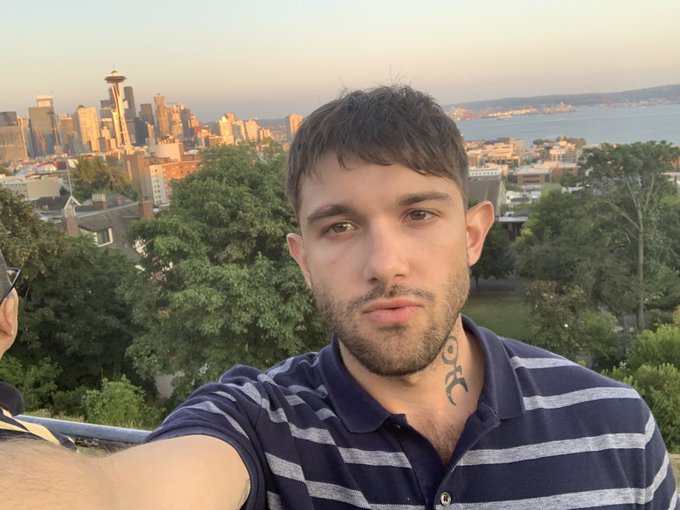 #Seattle till 8/8 HMU https://t.co/Xldw90ZtXZ