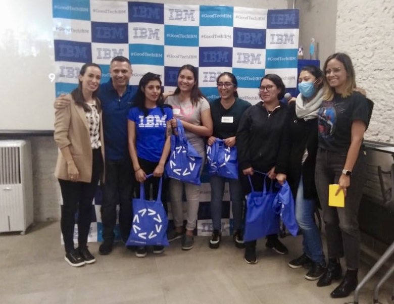 carlossm68's tweet photo. Adrenalina, entusiasmo, furor, energía, todo y más en la gran final de la #IBMWeek en esta grandiosa colaboración con @Laboratoriala y @Victoria147org @IBMorg @ibm_mx @IBMTalentoMX @IBMVolunteers esto fue y será #GoodTechIBM https://t.co/uiViBra0xq
