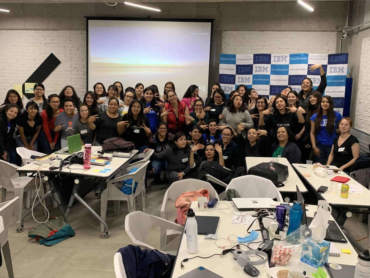 carlossm68's tweet photo. Adrenalina, entusiasmo, furor, energía, todo y más en la gran final de la #IBMWeek en esta grandiosa colaboración con @Laboratoriala y @Victoria147org @IBMorg @ibm_mx @IBMTalentoMX @IBMVolunteers esto fue y será #GoodTechIBM https://t.co/uiViBra0xq