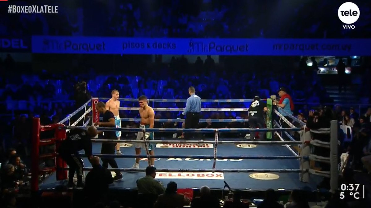 teledoce's tweet photo. @AmilcarVidalJr1 @carlosirusta Décimo round. @AmilcarVidalJr1 mantiene su dominio y busca la definición del combate. #BoxeoXLaTele https://t.co/gtm2iRUkqM